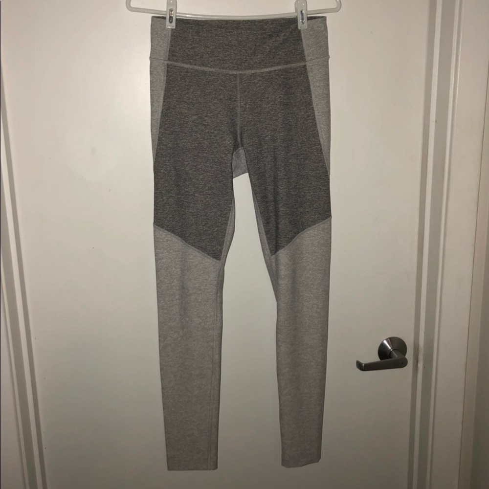 Outdoor Voices Two Tone Leggings in Dove Medium